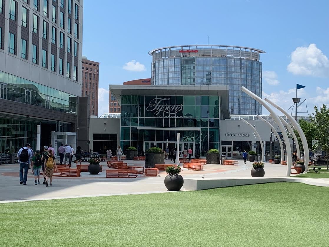 Barnes & Noble Bookstore in Tysons Corner Mall, VA