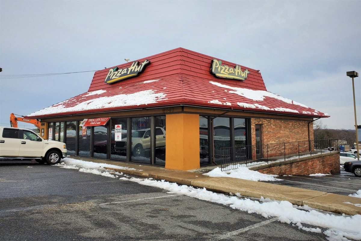 Pizza Hut opens on North HIlls Street, News