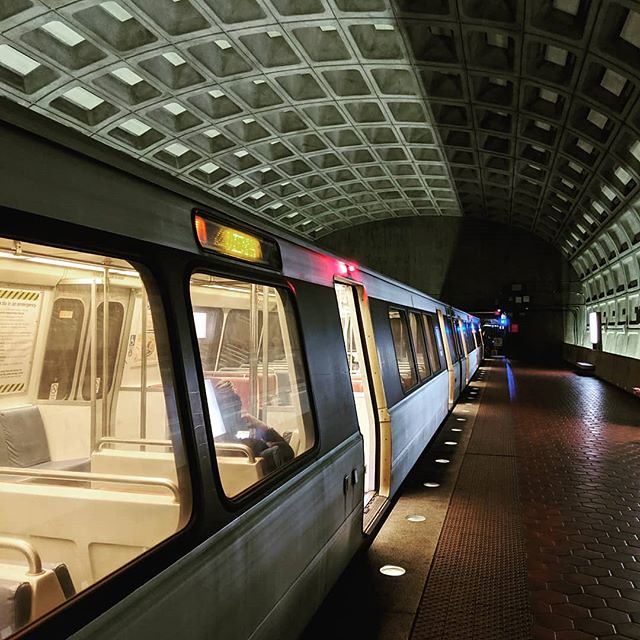 red line metro stops