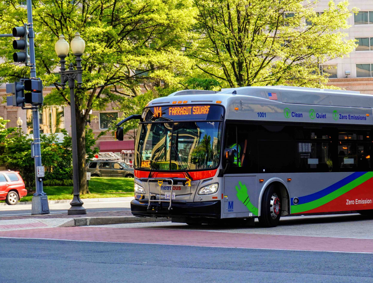 A 73 billion bill could speed up electric bus adoption in the US